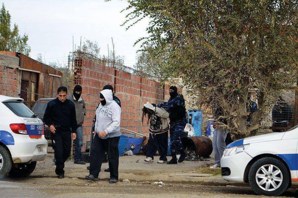 Detienen a cuatro individuos en tres allanamientos y secuestran coca�na y marihuana