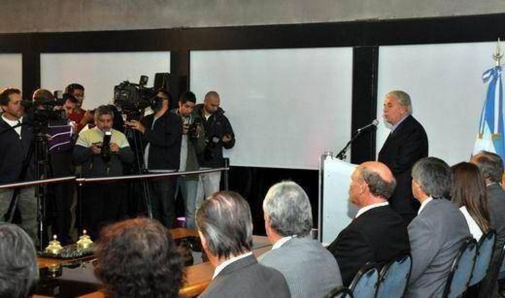 De la Sota habla de libertad de prensa pero debe a LA MA�ANA $ 1 mill�n hace 3 a�os