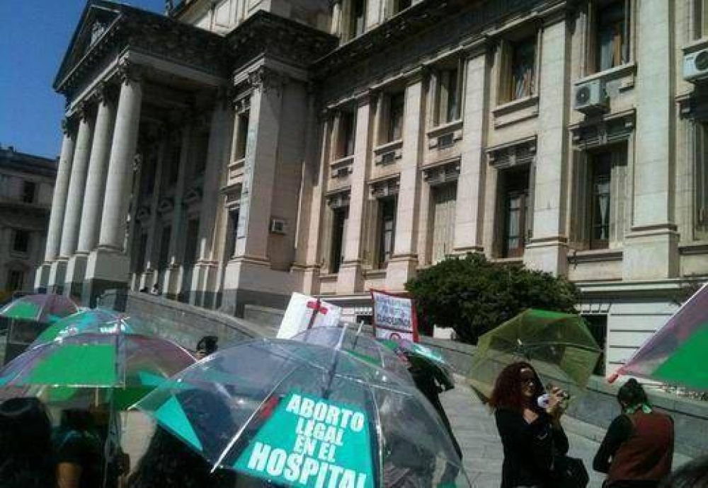 La Provincia acatar� �por el momento� el fallo que declar� inconstitucional la gu�a para la aplicaci�n de abortos no punibles