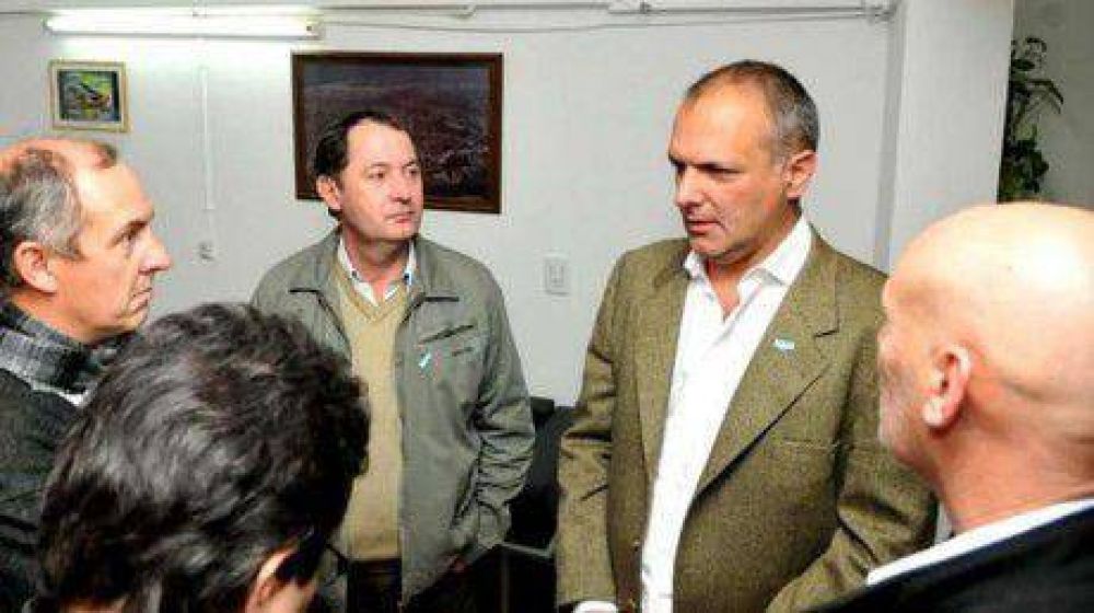 �La gente necesita que trabajemos juntos y con pol�ticas que tengan continuidad�, pidi� Buzzi