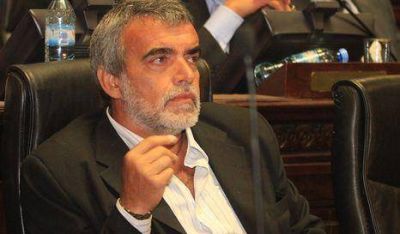 "Macri es el empleado del mes de Magnetto"