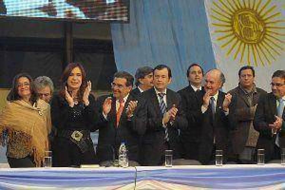 Zamora acompa�ar� a Cristina en el acto aniversario por la Revoluci�n de Mayo