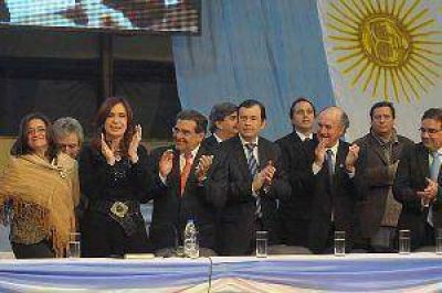 Zamora acompa�ar� a Cristina en el acto aniversario por la Revoluci�n de Mayo