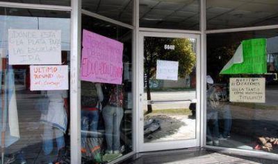 Varias escuelas siguen tomadas y el viernes los estudiantes marchar�n al Municipio