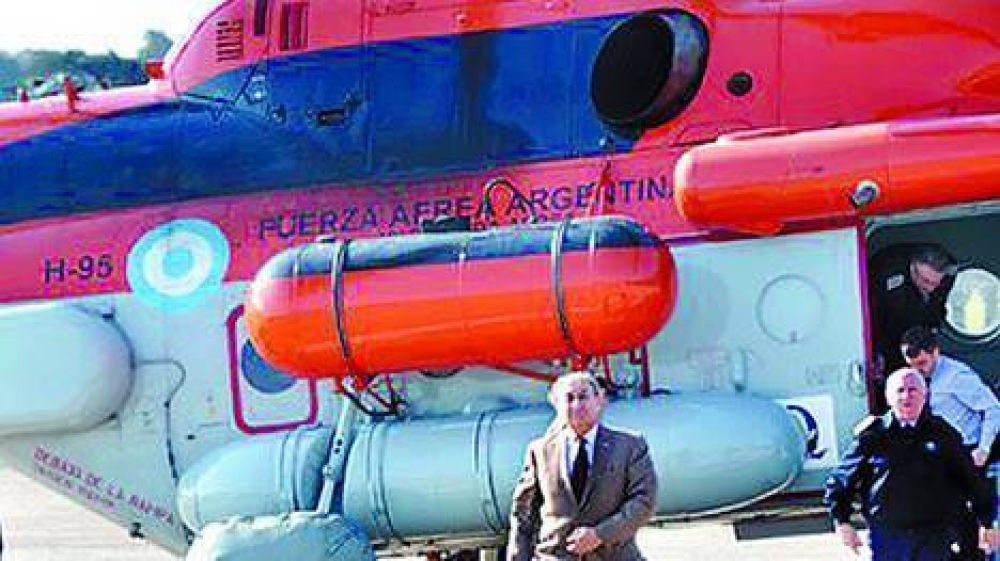 Denuncian que Puricelli usa para sus actos helic�pteros de la Ant�rtida