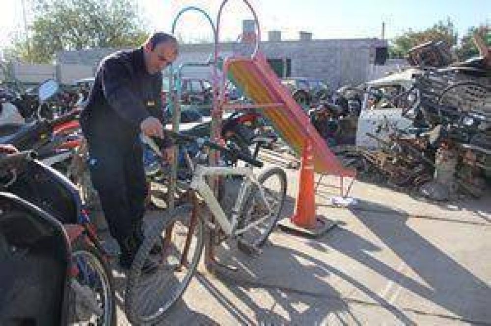  Una familia presa por amenazar a una vecina