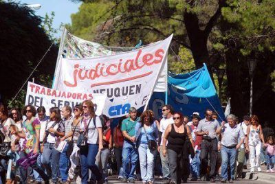 El colegio de abogados present� una denuncia penal contra SEJUN