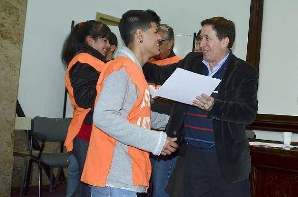 ENTREGA DE DIPLOMAS A TRABAJADORES QUE INTEGRAN EL PROGRAMA "HOSPITAL AMIGABLE"