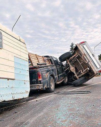 Choque y vuelco en la circunvalaci�n