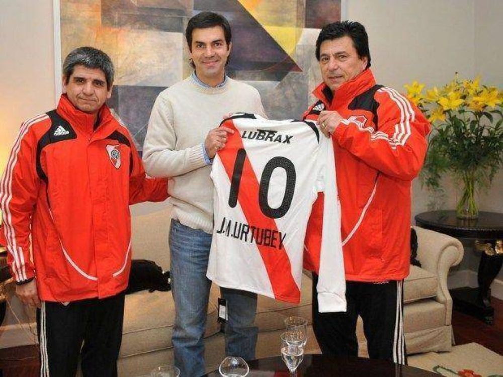Sospechan que usan el avi�n sanitario para ir a ver a River