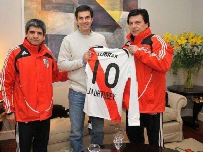 Sospechan que usan el avi�n sanitario para ir a ver a River