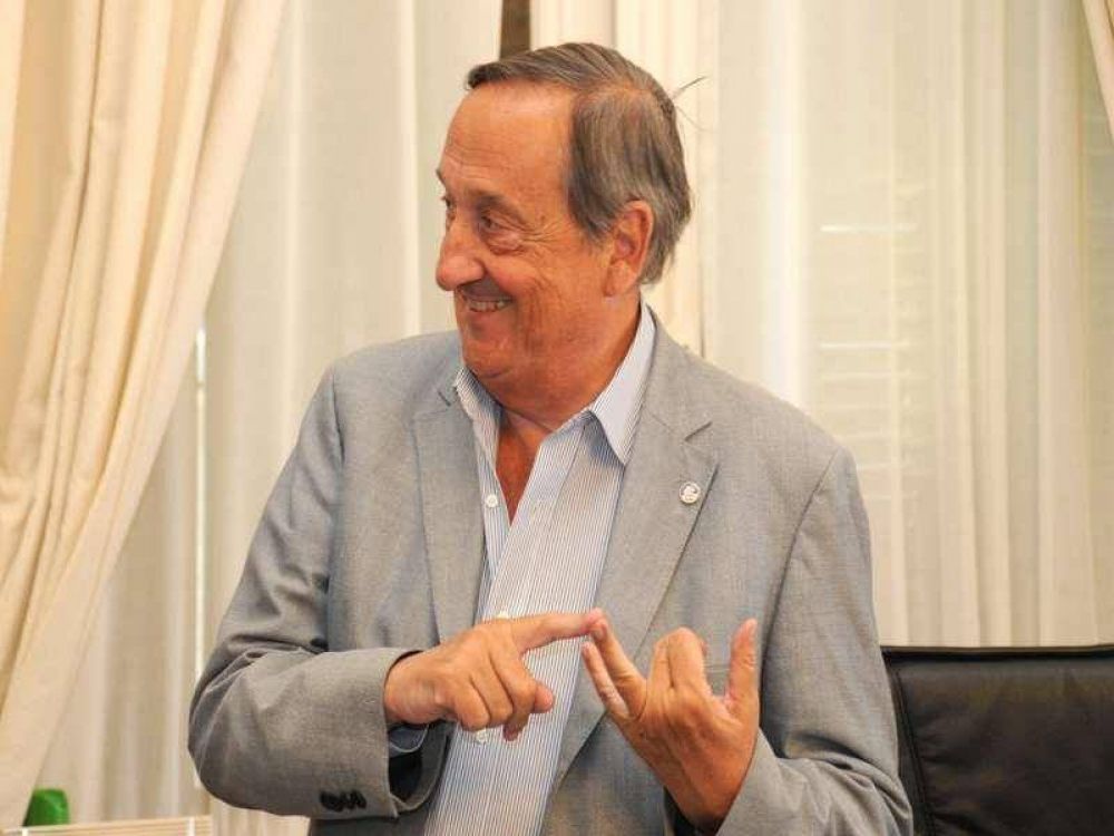 Seg�n una encuesta, Lunghi sigue siendo elegido por la mayor�a del electorado