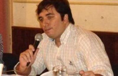 Pando: �Es l�gico que muchos funcionarios sientan verg�enza de un gobierno que no sabe c�mo solucionar los problemas b�sicos�
