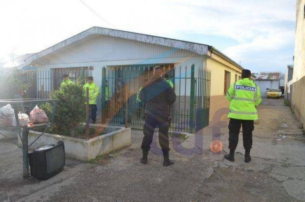Allanaron la casa de �Laurita� en busca de un arma de fuego
