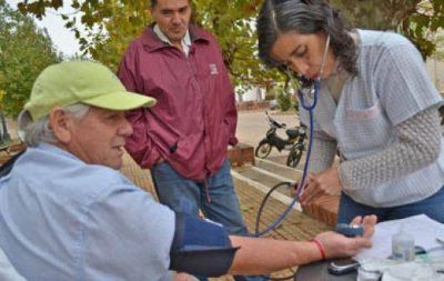 Pacientes diab�ticos recibieron alimentos y atenci�n m�dica