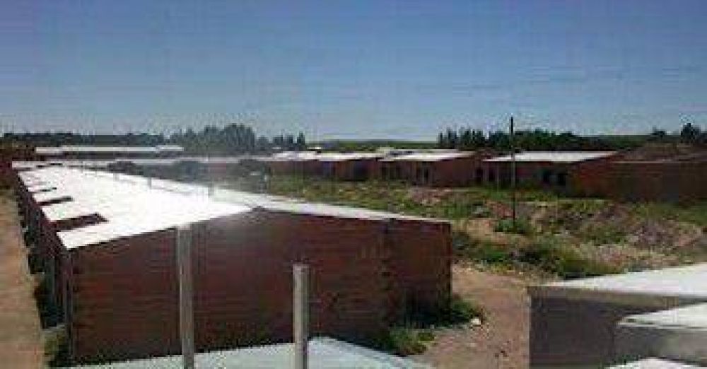 �Qui�n continuar� la construcci�n de los barrios de UOM, SUTIAGA y Petroqu�micos?