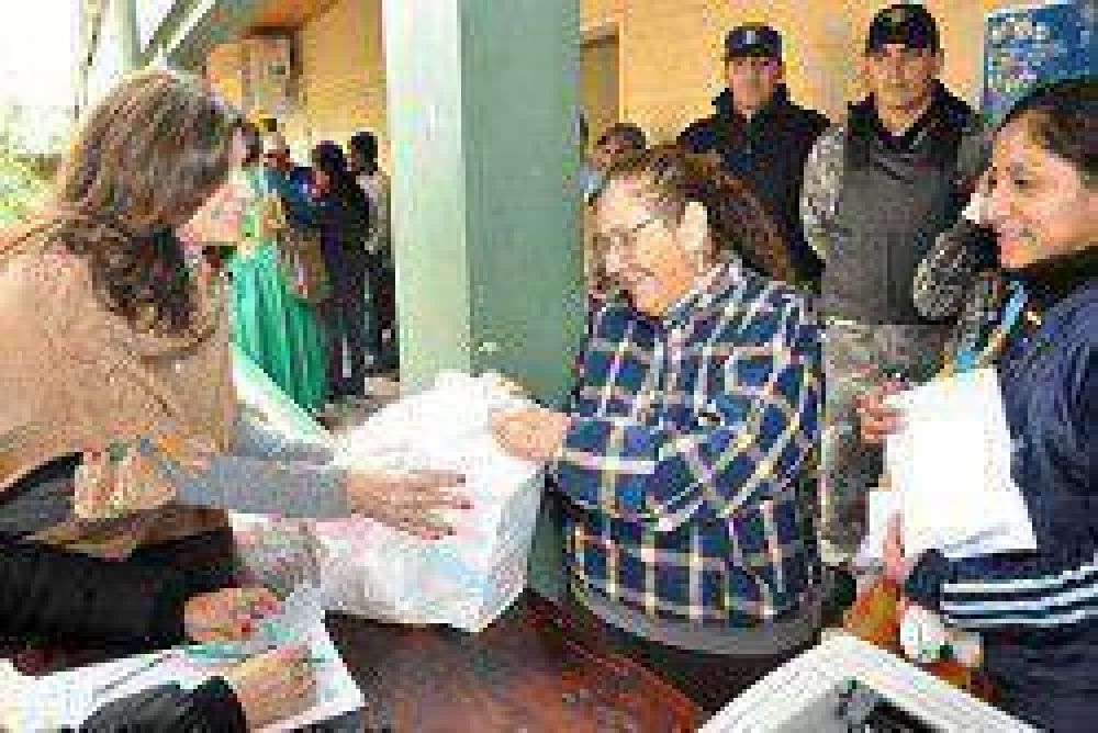 Reafirmaron el compromiso de entrega �en mano� de m�dulos alimentarios