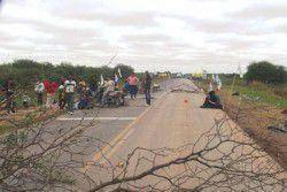 Numerosos cortes en los accesos a varias localidades del Departamento G�emes
