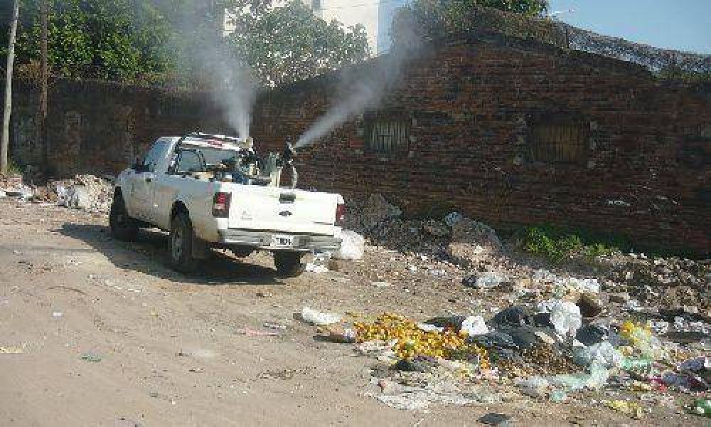 Salud P�blica trabaja simult�neamente en cuatro barrios contra el Dengue