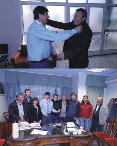 EL INTENDENTE GASPARINI RECIBI� LA VISITA DEL �CHINO� TAPIA y DEL �LOCO� DALLA LIBERA CON LA LLEGADA DE 2 M�VILES DE LA SUBSECRETARIA DE DEPORTES SOCIAL DE LA PCIA. DE BS. AS.