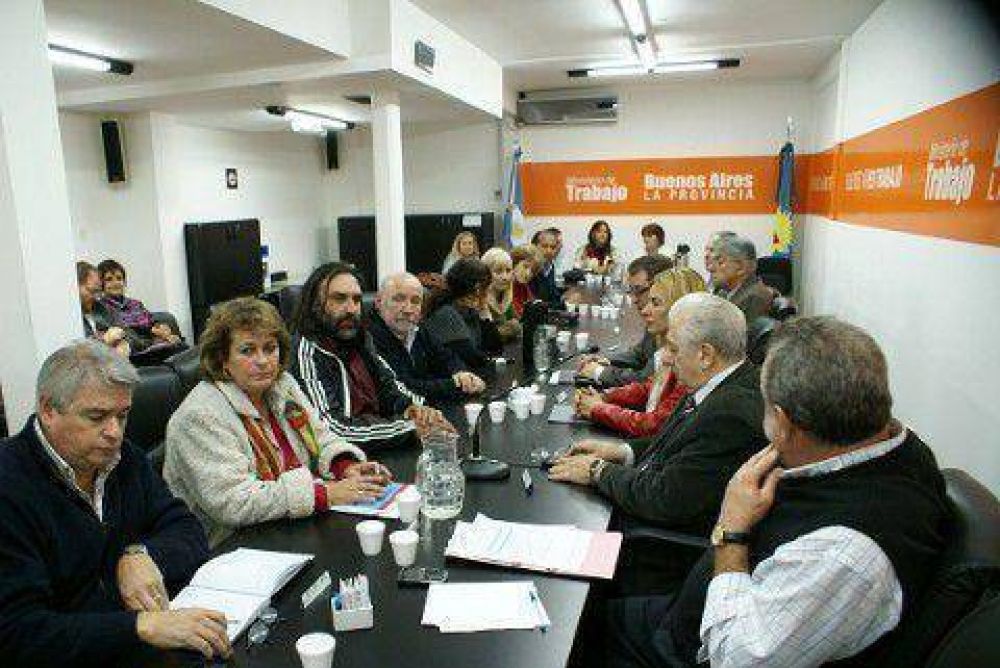 Baradel: "Estamos m�s cerca del paro que del acuerdo"