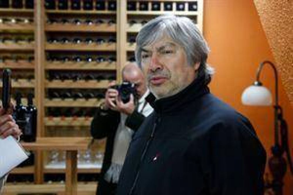 Tras las denuncias, L�zaro B�ez dijo que en su casa no hay b�vedas