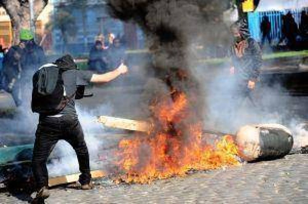 Graves incidentes en Chile tras discurso de Pi�era