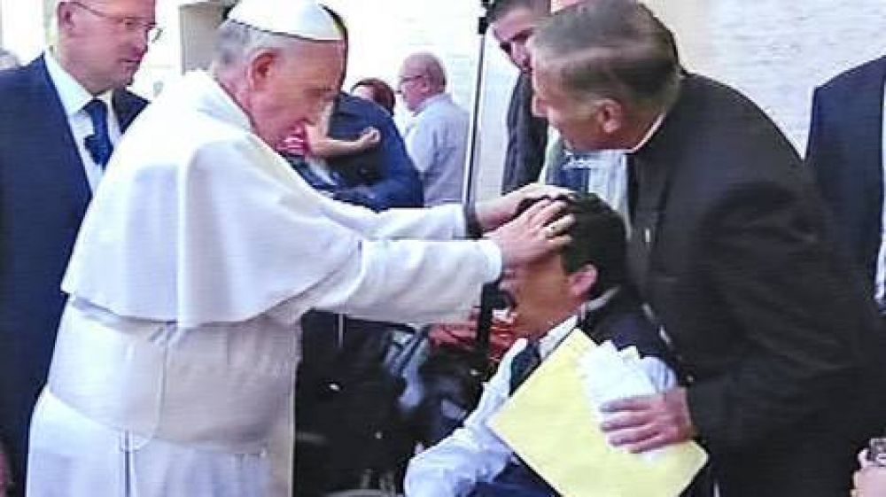 Pol�mica entre los cat�licos por el supuesto exorcismo del Papa
