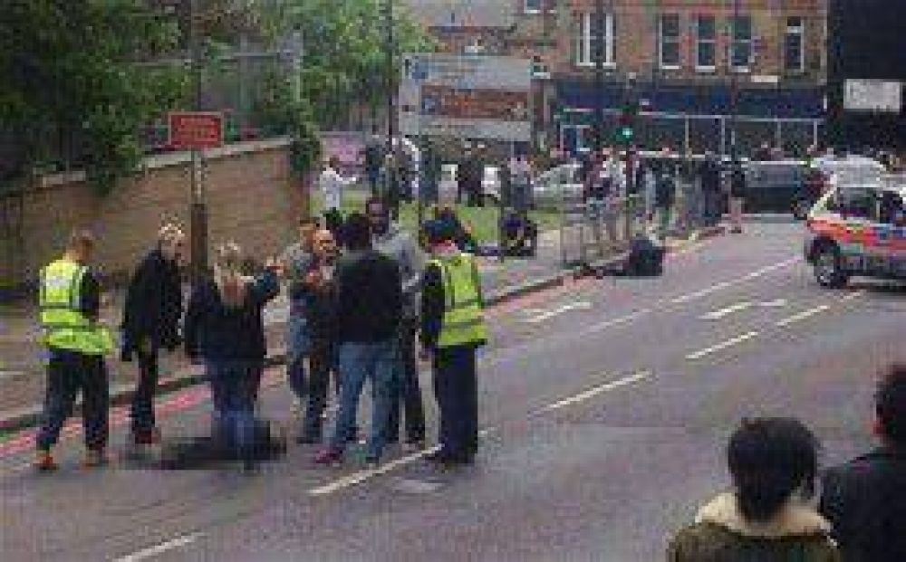 Un muerto y dos heridos en un posible atentado en Londres