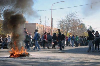 Estudiantes cipole�os quieren opinar sobre las horas libres