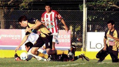 San Mart�n lo empat� sobre el final y contin�a en carrera