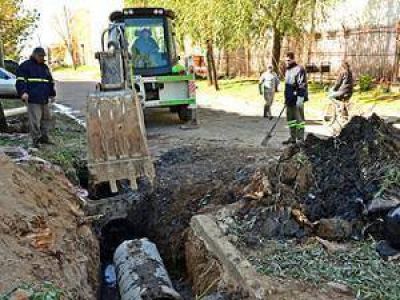 El Municipio de San Fernando reemplaz� un ca�o de agua en Virreyes