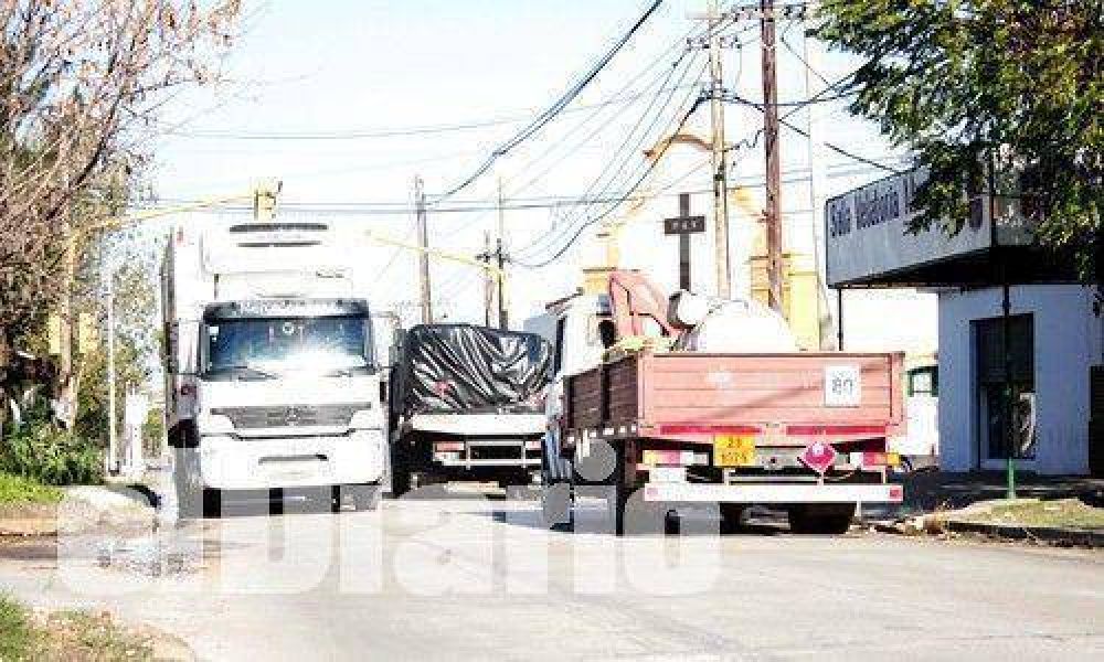 No cesa el tr�nsito pesado en calles donde est� prohibido circular