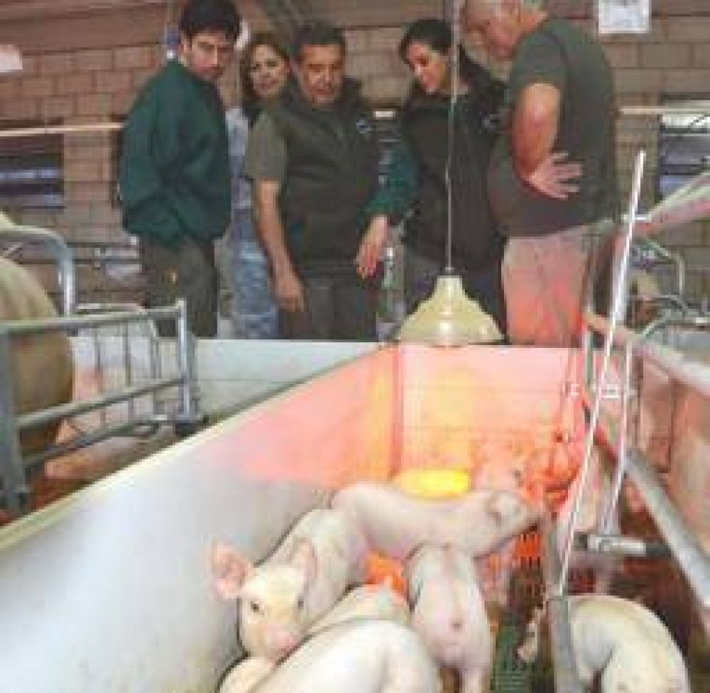 Beder defendi� su modelo SAPEM y dijo que es �ejemplar�