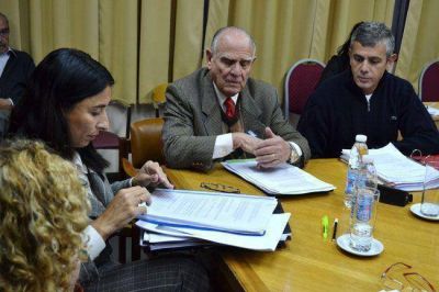 El diputado P�rez y el presidente del STJ se cruzaron fuerte en una comisi�n