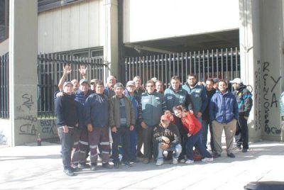 Recolectores se manifestaron frente a Cooperativa El�ctrica