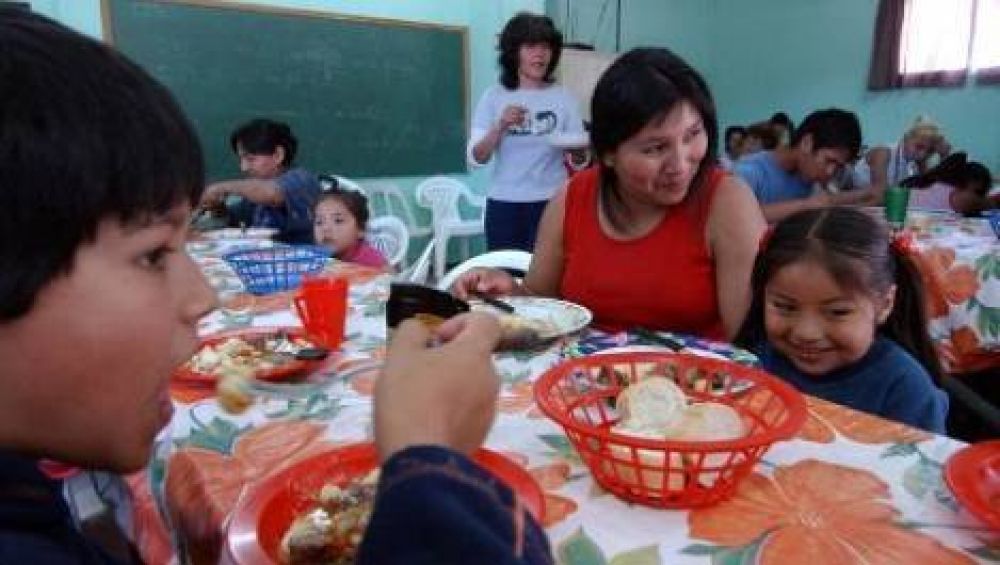 La plata que se entrega a los comedores sigue sin alcanzar