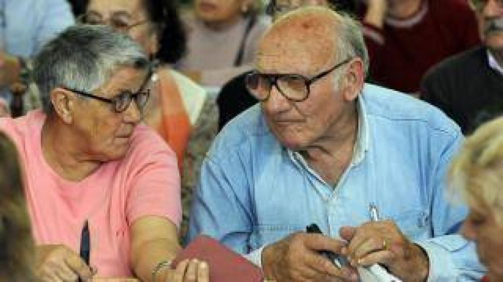 Dan de baja descuentos ilegales a 500 jubilados catamarqueos
