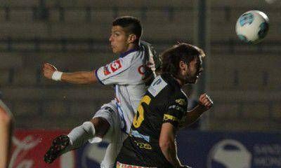 Con un "Hat-Trick" de Salinas, Godoy Cruz se meti� en cuartos y lleg� al mill�n de pesos