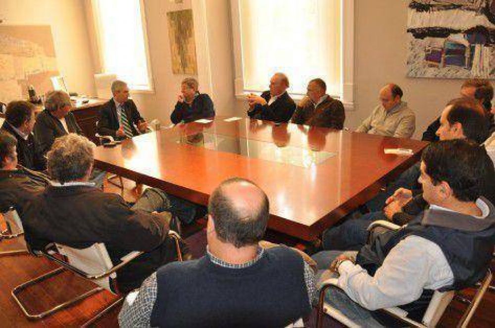 El Intendente Municipal Mario Meoni recibi� a los integrantes de la Mesa de Enlace