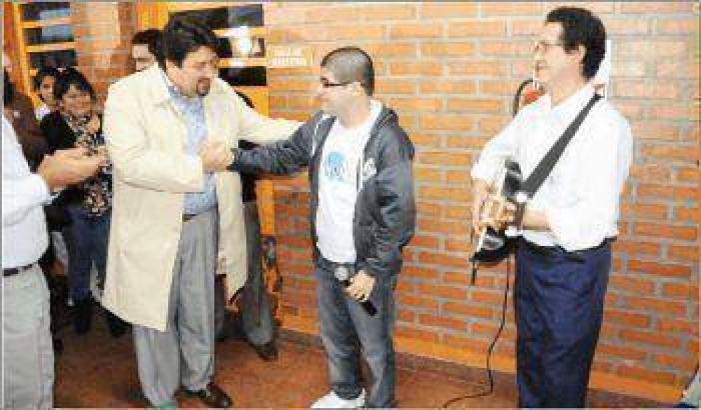 �El compromiso con la educaci�n especial es una pol�tica de Estado�, dijo Closs