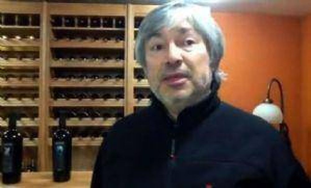 B�ez neg� haber desmantelado una b�veda en su casa