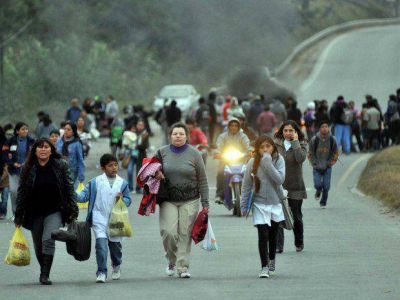 Asentados cortaron ruta