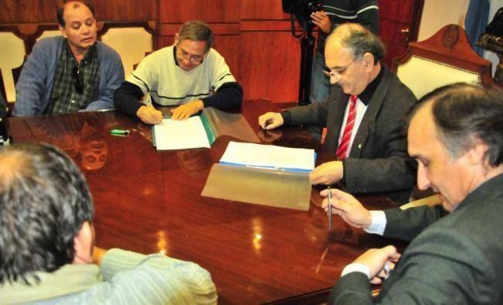 Sitech Federaci�n tras firmar el acta de acuerdo con Gobierno anunci� que se terminaron las medidas de fuerza