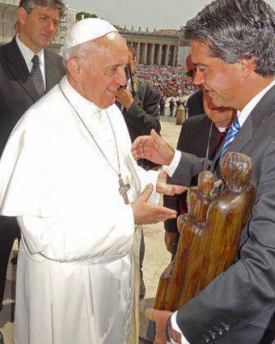 Capitanich con el Papa: �Es un gran l�der espiritual que propiciar� la transformaci�n que la humanidad espera�