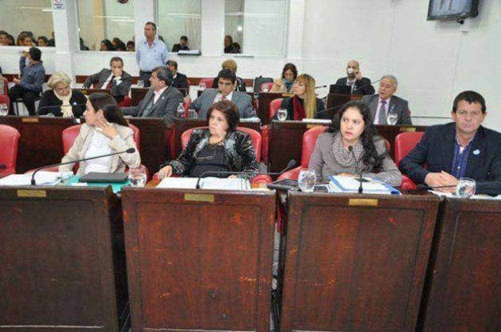 Castelli padeci� graves choques entre piqueteros criollos y abor�genes con la polic�a