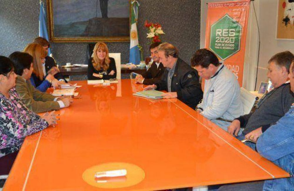 La Municipalidad y remiseros avanzaron en medidas de regularizaci�n del servicio