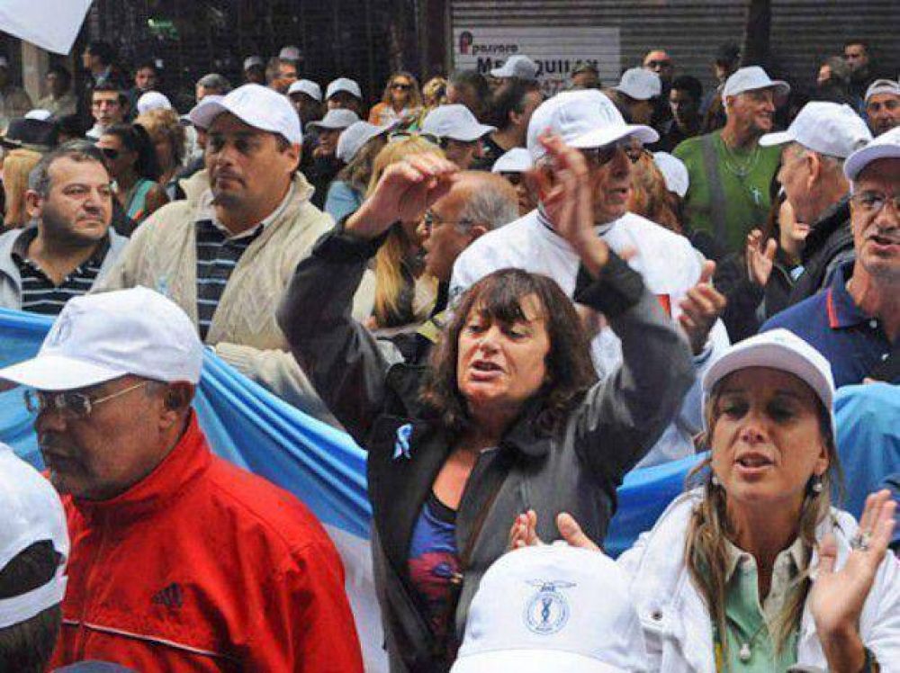 Mercantiles bloquear�n el acceso a los shoppings el 25 de Mayo