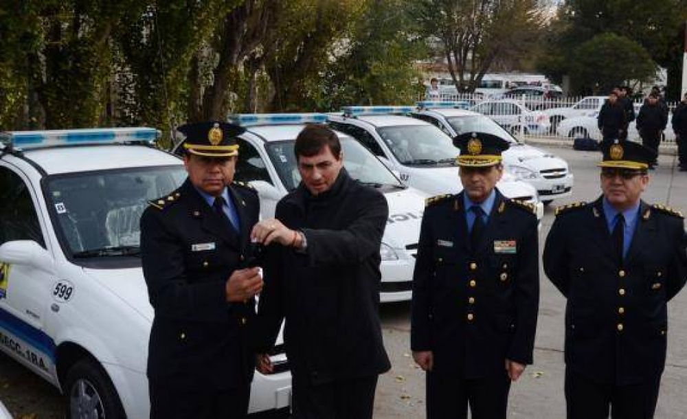 El Comisario Mayor Salinas jur� como jefe de la URZN
