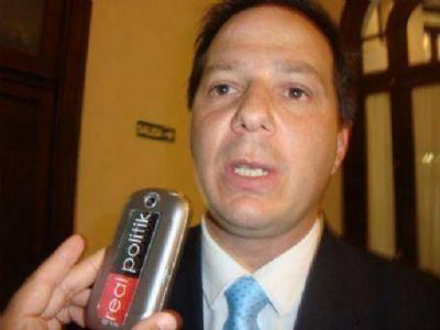 Luciano Martini: �No existe ninguna compuerta, ni fuera ni dentro de YPF�